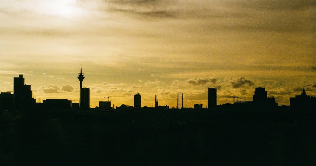 Düsseldorf Stadtansicht – Kühllastberechnung