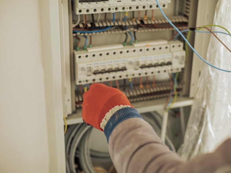 Elektroinstallation — Schaltschrank und Verkabelung