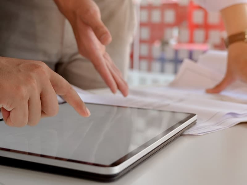 Mepbau-Team — Ingenieure bei der Planung