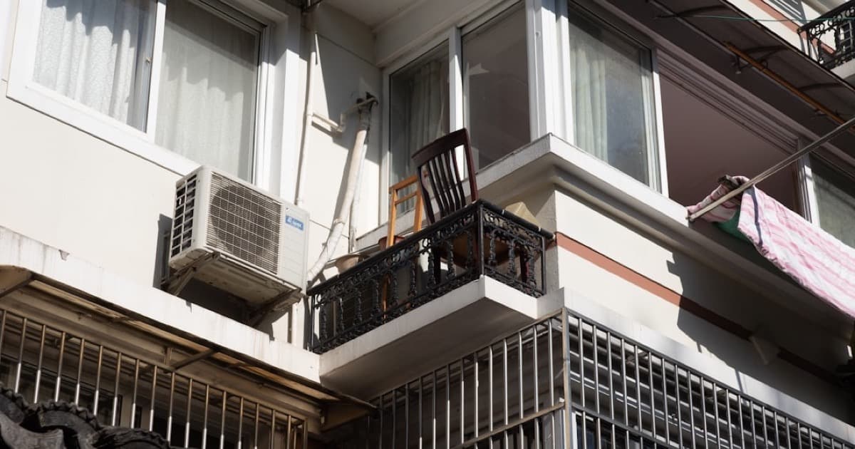 Klimaanlage Schallschutz Nachbarn – Lautstärke, Abstände und Vorschriften