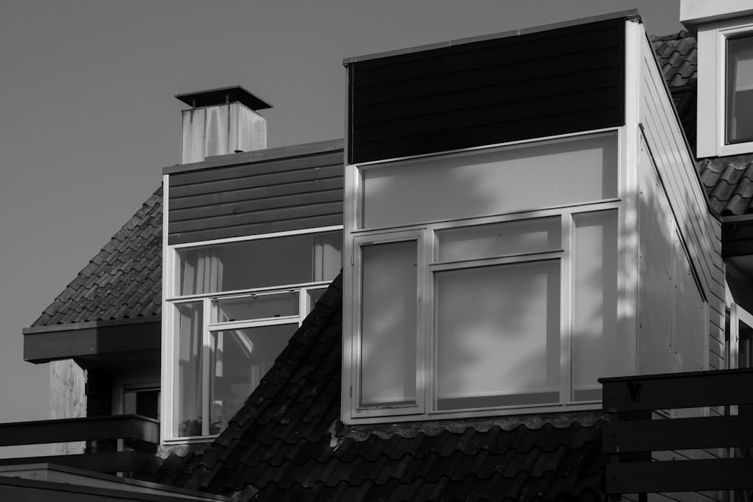 Wärmepumpe im Reihenhaus — Planung, Schallschutz und Förderung 2026